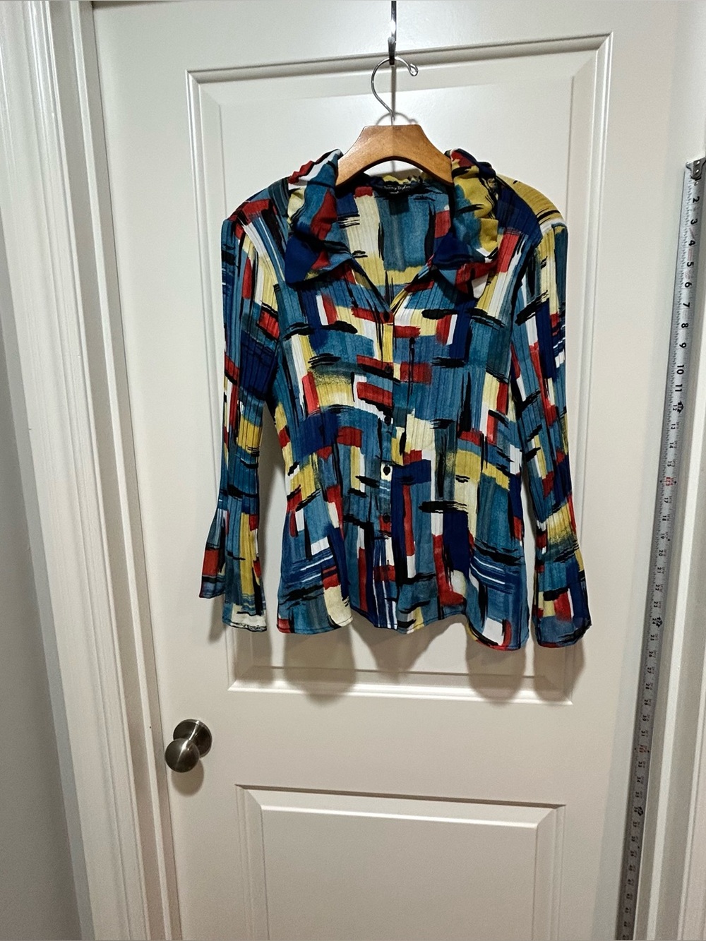 Sunny Taylor Abstract Print Button-Front pleated Women's size L Top LIKE NEW